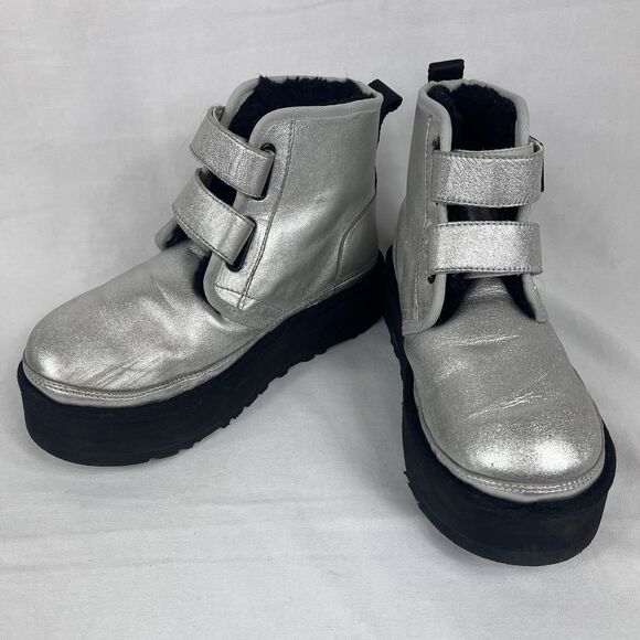 UGG Neumel Platform Leather Chukka Boots Womens Sz 6 Big Kids 4 Silver Metallic - Picture 2 of 7